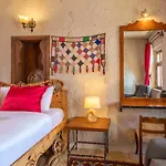 Hotel Helen Cave 2*