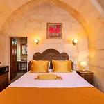 Hotel Helen Cave 2*