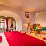 Helen Cave Goreme