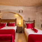 Hotel Helen Cave
