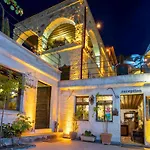 Helen Cave Hotel 2*