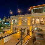 Helen Cave Hotel 2*
