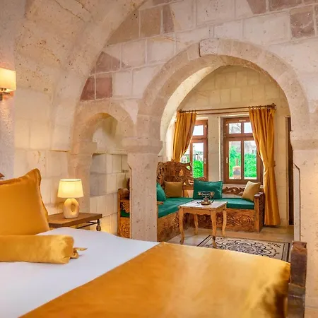 Hotel Helen Cave