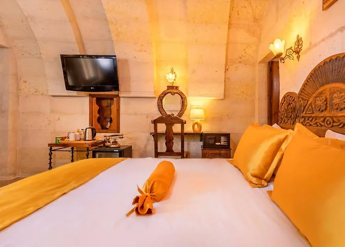 Helen Cave 格雷梅