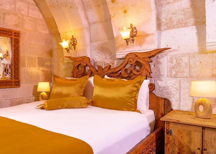 Helen Cave 格雷梅